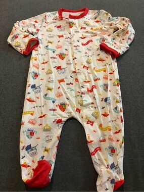Magnetic Me “Heir is Born” Footies